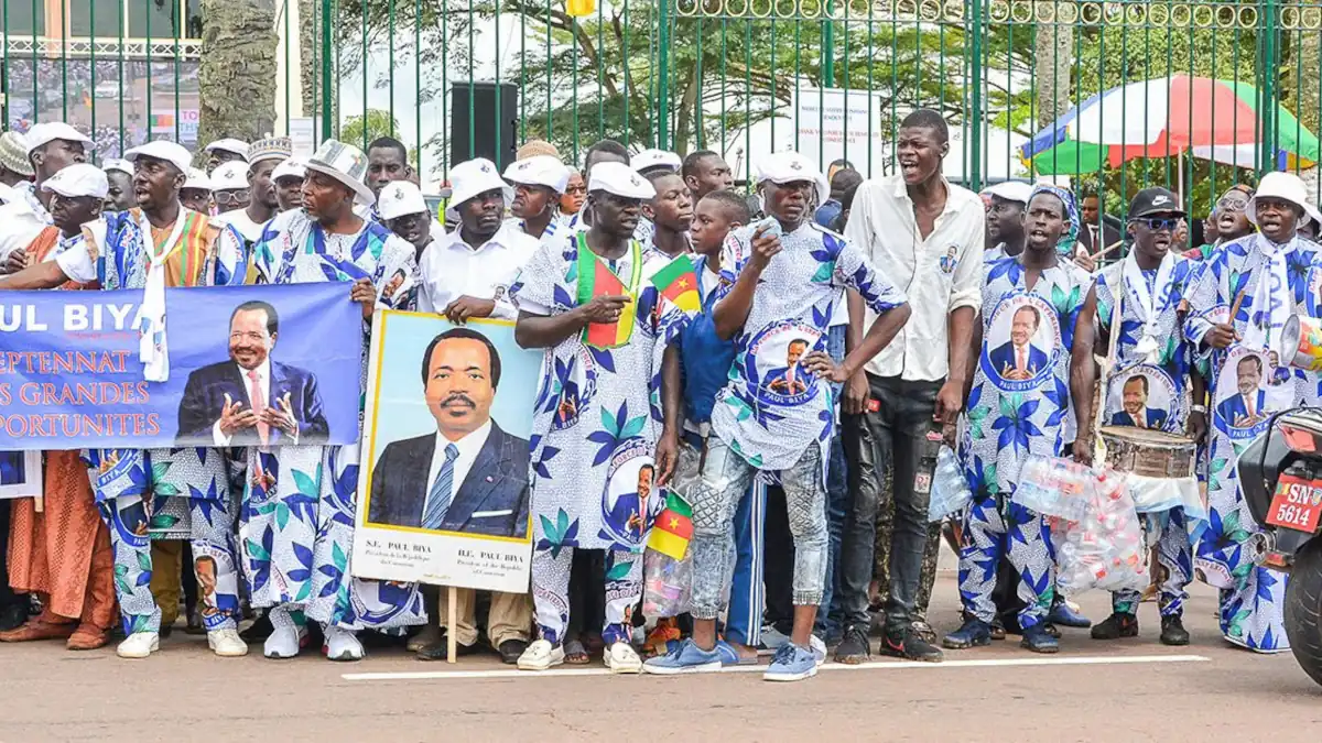 Chantier de modernisation d'une route au Cameroun