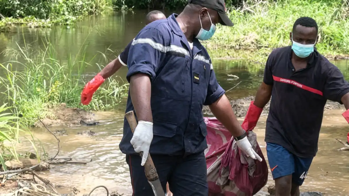 Chantier de modernisation d'une route au Cameroun