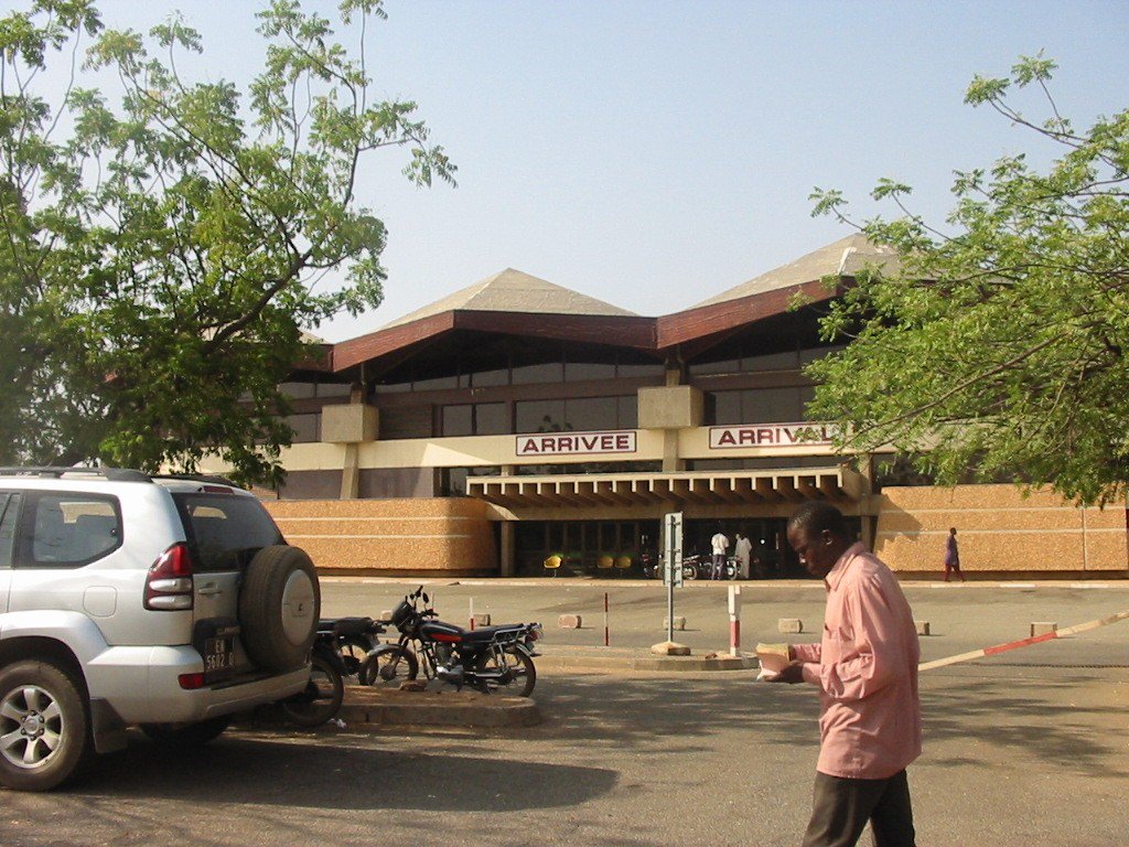 CAMEROUN :: Piste de l’aéroport de Garoua en crise : Le Palais présidentiel exige une réhabilitation urgente :: CAMEROON Piste de l’aéroport de Garoua en crise : Le Palais présidentiel exige une réhabilitation urgente