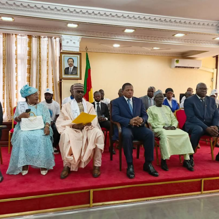 Trois partis politiques soutiennent Paul Biya pour 2025 malgré l’appel au changement des Camerounais :: CAMEROON Trois partis politiques soutiennent Paul Biya pour 2025 malgré l’appel au changement des Camerounais