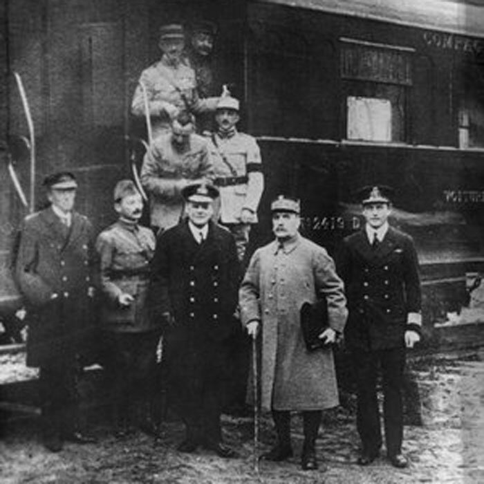 MONDE ENTIER :: Le 11 novembre célèbre chaque année l'anniversaire de l'Armistice de 1918. :: WORLD Le 11 novembre célèbre chaque année l'anniversaire de l'Armistice de 1918.