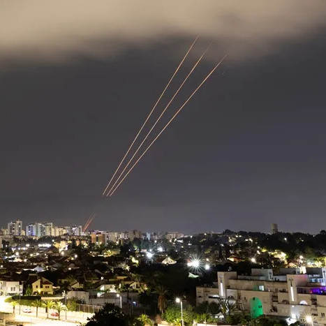 Riposte iranienne : 400 et 500 drones et 150 missiles pleuvent sur Israël