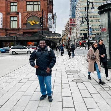 MONDE ENTIER :: Chronique : Édimbourg à Montréal - Entre Deuil et Résilience :: WORLD Chronique : Édimbourg à Montréal - Entre Deuil et Résilience