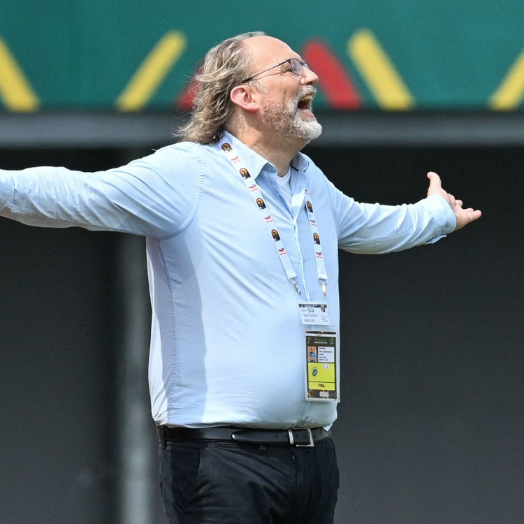 CAMEROUN :: Tom Saintfiet Postule pour Diriger les Lions Indomptables, Remplaçant Possible de Rigobert Song :: CAMEROON Tom Saintfiet Postule pour Diriger les Lions Indomptables, Remplaçant Possible de Rigobert Song