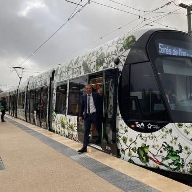 Montpellier : le tramway, un support de création plastique à ciel ouvert
