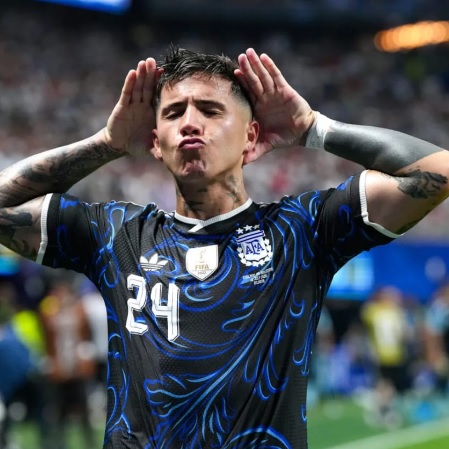 Mondial 2026: L’Argentine renverse l’Angleterre 2-1 et défendra son titre en finale face à l’Espagne