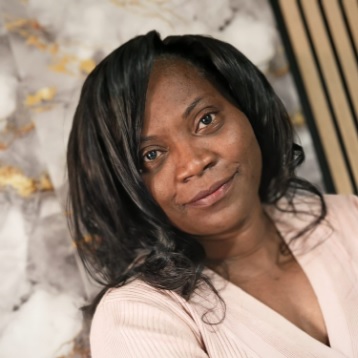 Thérèse Chartier : L’entrepreneure, le cœur en France et l’esprit au Cameroun