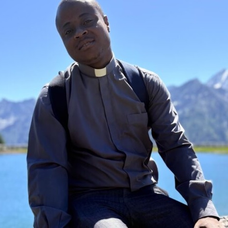 L'Abbé François Emmanuel BOOCK du Diocèse d'Eseka retrouvé mort dans sa chambre en Italie.