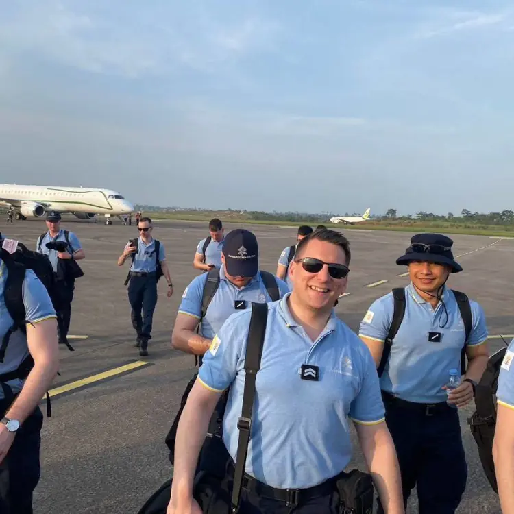 Visite du pape au Cameroun : la Garde suisse pontificale atterrit à Yaoundé-Nsimalen