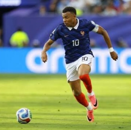 Coupe du Monde de foot  2026 : KYLIAN MBAPPÉ A ÉGALÉ LEO MESSI AVEC 6 BUTS