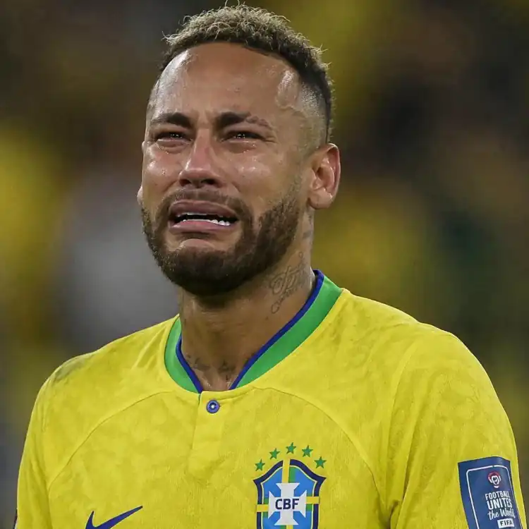 Neymar en larmes annonce sa retraite internationale après l'élimination du Brésil
