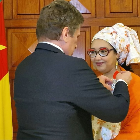 LA LEGION D’HONNEUR POUR DJAÏLI AMADOU AMAL : LA COURONNE AVANT LES BELLES LETTRES