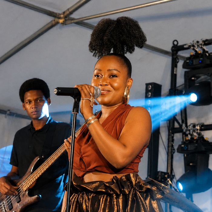 Festival Oumba 2026 : Teety Tezano illumine la scène avec une prestation magistrale