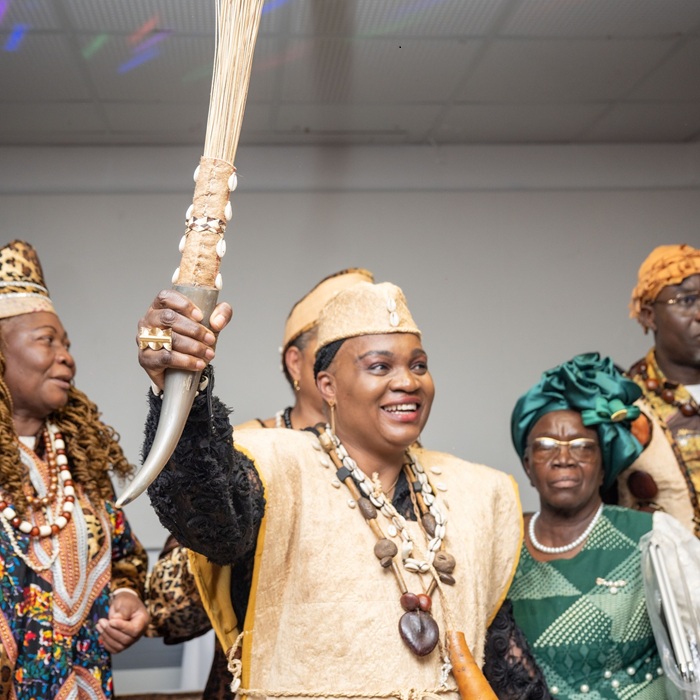 Sa Majesté Cécile Henriette prend les rênes de la communauté BOKITO en diaspora