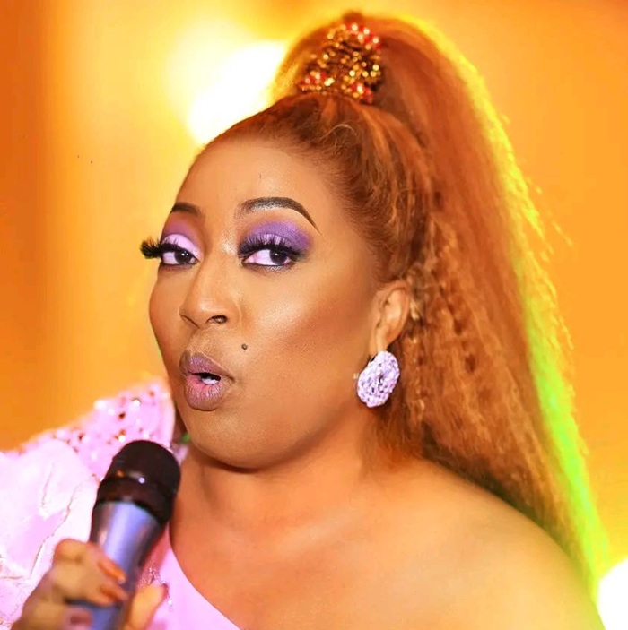 Flore de Lille : l’ascension fulgurante d’une influenceuse devenue icône du showbiz africain en Euro