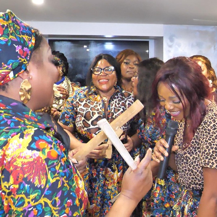 Chaleur humaine par grand froid chez les Perles Ekang