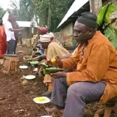 CAMEROUN :: Découvertes: A Bangou carrefour, il fait bon rat autour du "taro raté" :: CAMEROON Découvertes: A Bangou carrefour, il fait bon rat autour du "taro raté"