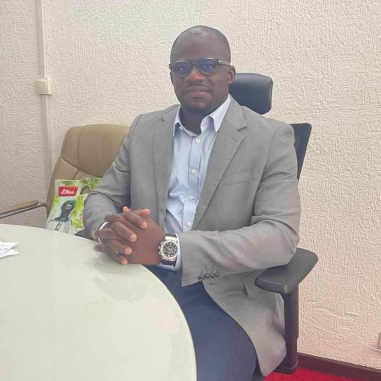 CAMEROUN :: Usurpation d'identité du contre-amiral Fouda : Un fonctionnaire arrêté à Douala :: CAMEROON Usurpation d'identité du contre-amiral Fouda : Un fonctionnaire arrêté à Douala