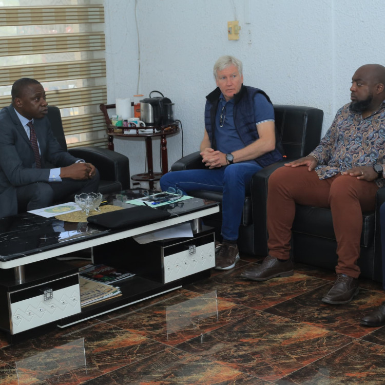 CAMEROUN :: Réunion décisive entre la FECAFOOT et le staff des Lions Indomptables :: CAMEROON Réunion décisive entre la FECAFOOT et le staff des Lions Indomptables