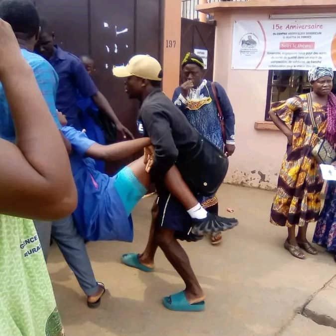 Tragédie au Lycée Bilingue d'Etoug-Ebe : Une Bousculade Mortelle Fait une Dizaine de Victimes