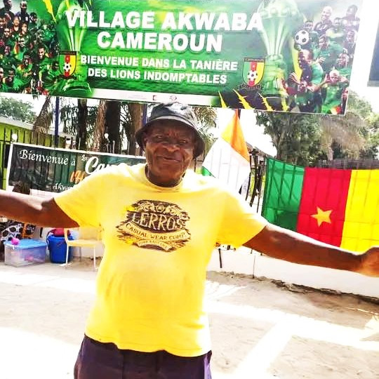 Supporter des Lions Indomptables Coincé à Abidjan : L'Appel à l'Aide de Ngando Pickett