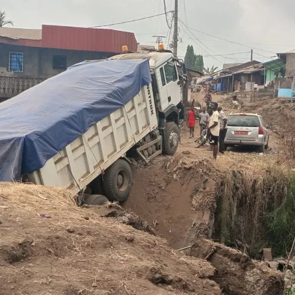 Effondrement d'un Pont à Ndongo : Les Habitants Coupés du Reste de Buea